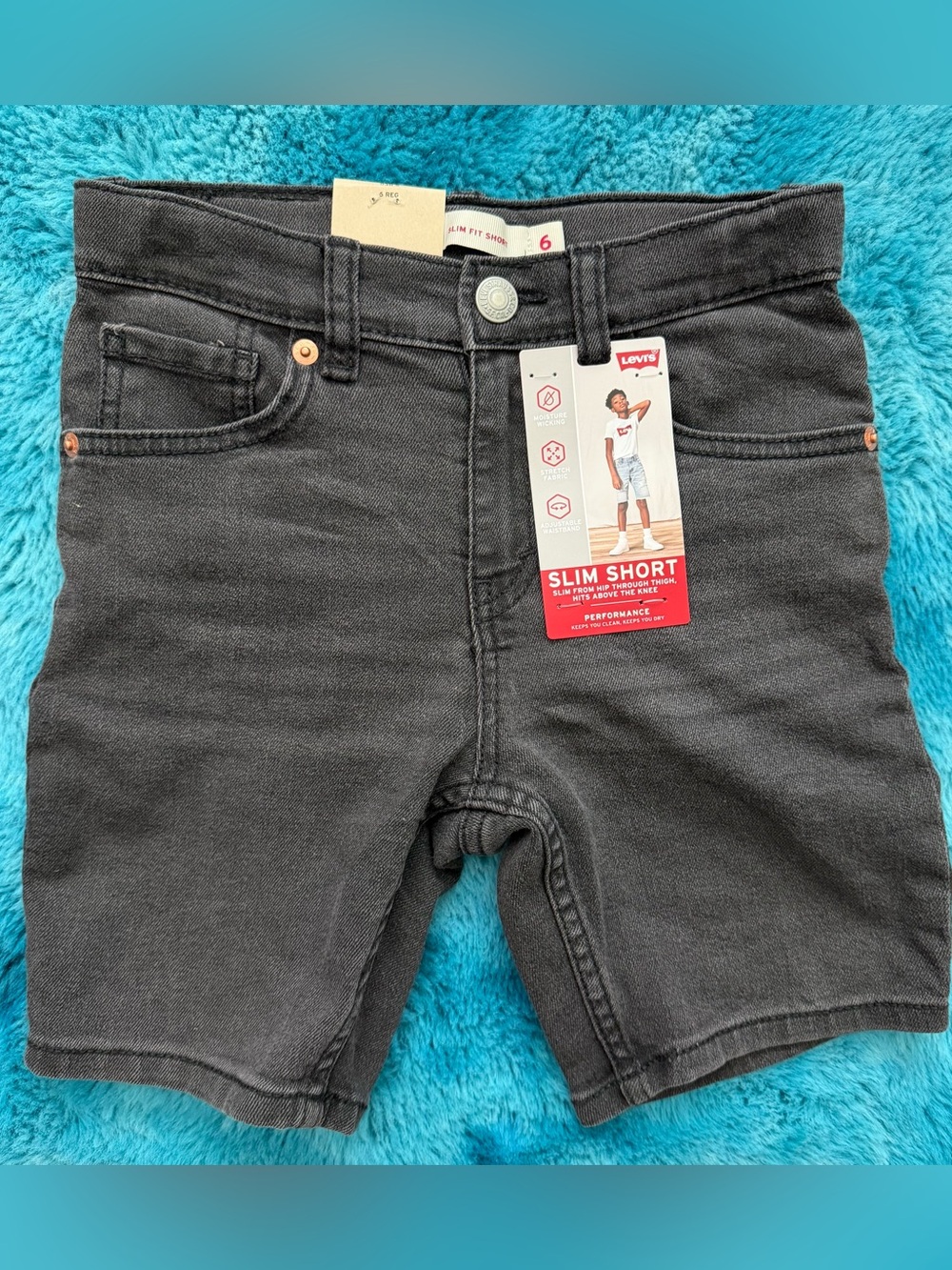 Levi's Kids Slim Short Size 6 in Charcoal